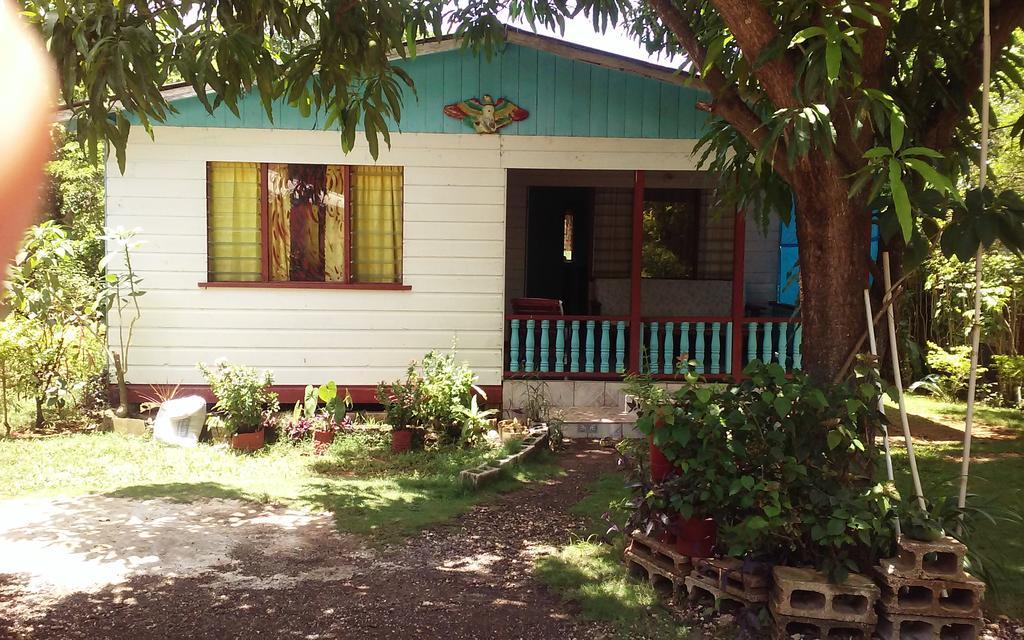 Shades Cottage Guesthouse Blue Hole Экстерьер фото