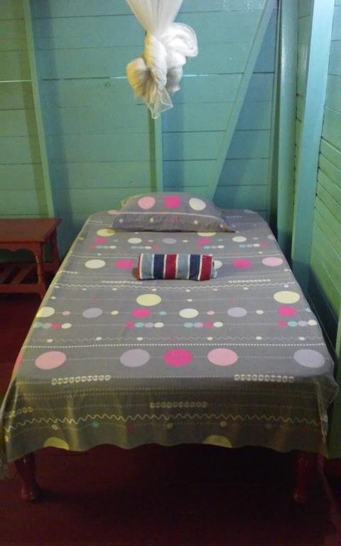 Shades Cottage Guesthouse Blue Hole Экстерьер фото