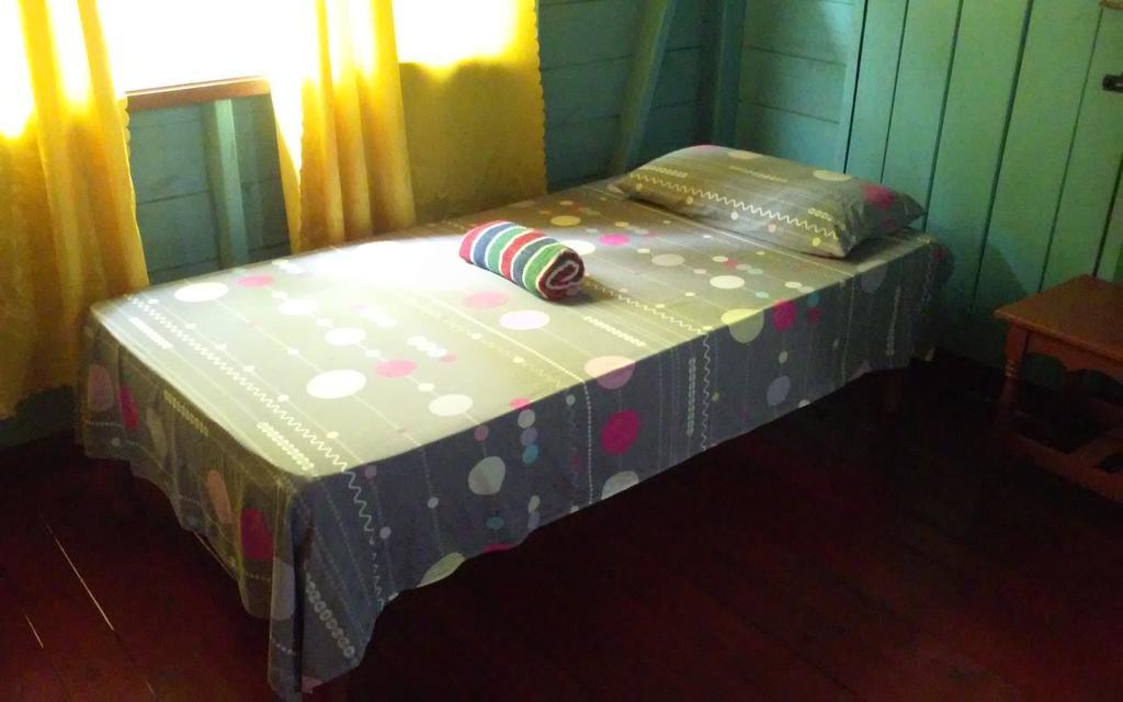 Shades Cottage Guesthouse Blue Hole Экстерьер фото